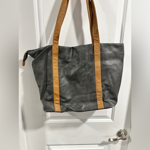 Roxy Large Gray Purse - Picture 6 of 12